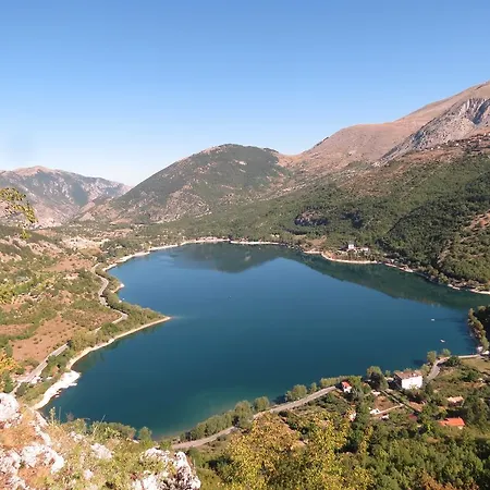 Grotta Dei Colombi Szálloda Scanno
